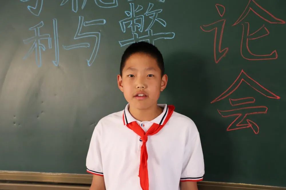 小学生上网的辩论会_小学生上网利与弊辩论会_小学生该上网辩论会